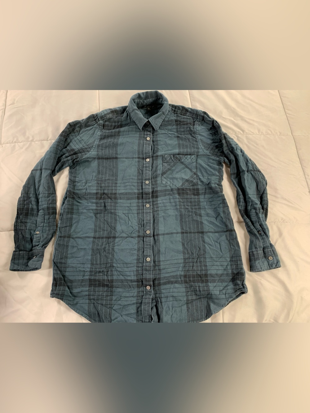 Pre loved BANANA REPUBLIC shirt mens size L